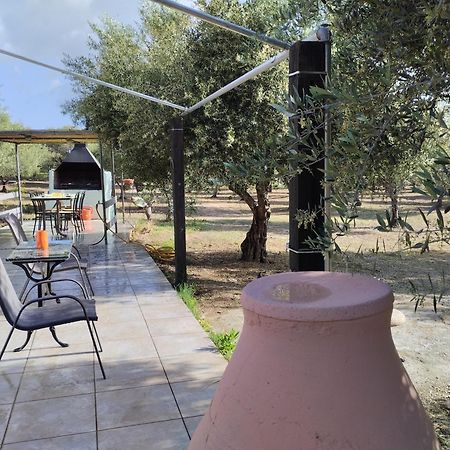 Olea Cottage Galatás Buitenkant foto