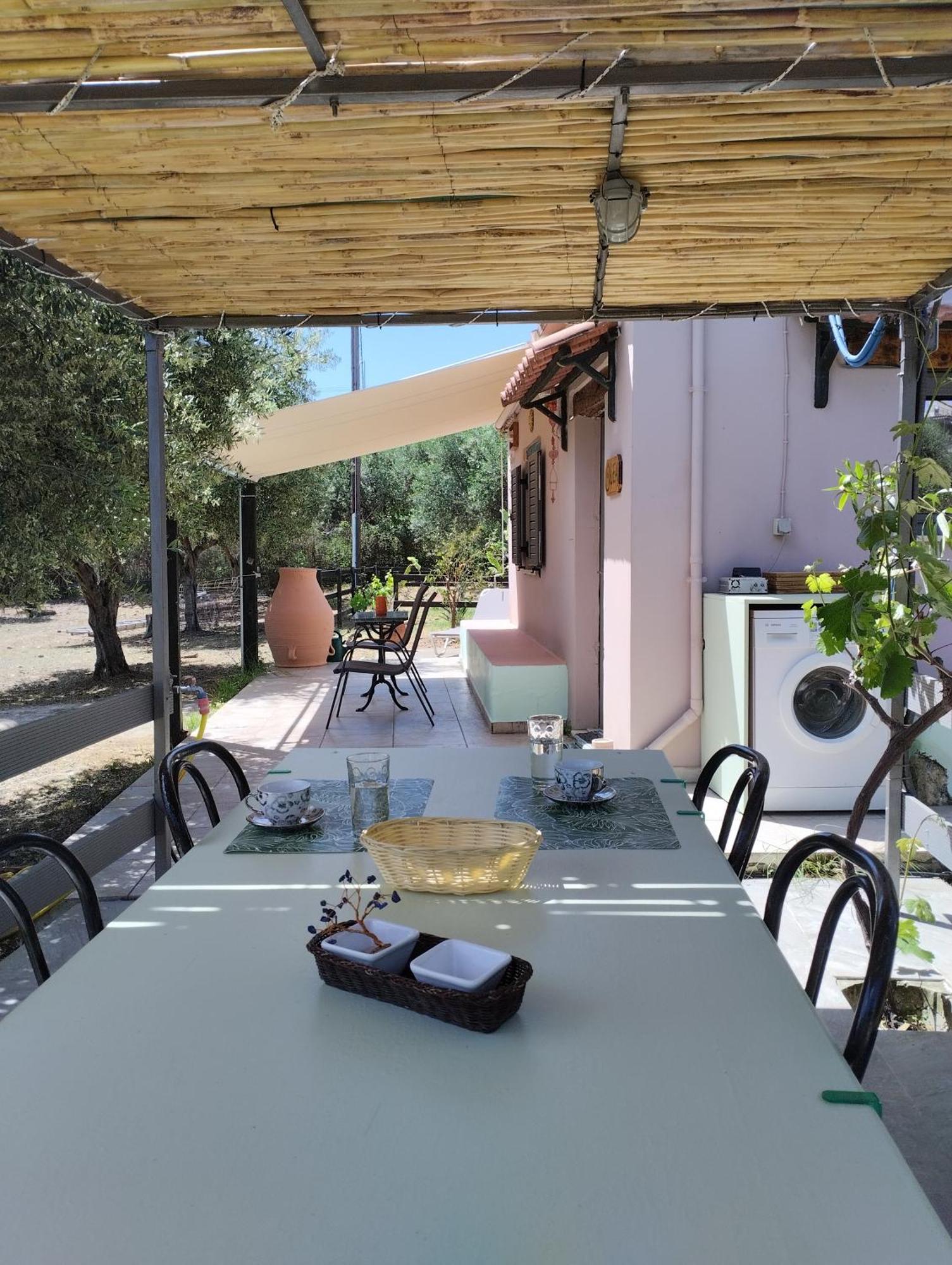 Olea Cottage Galatás Buitenkant foto