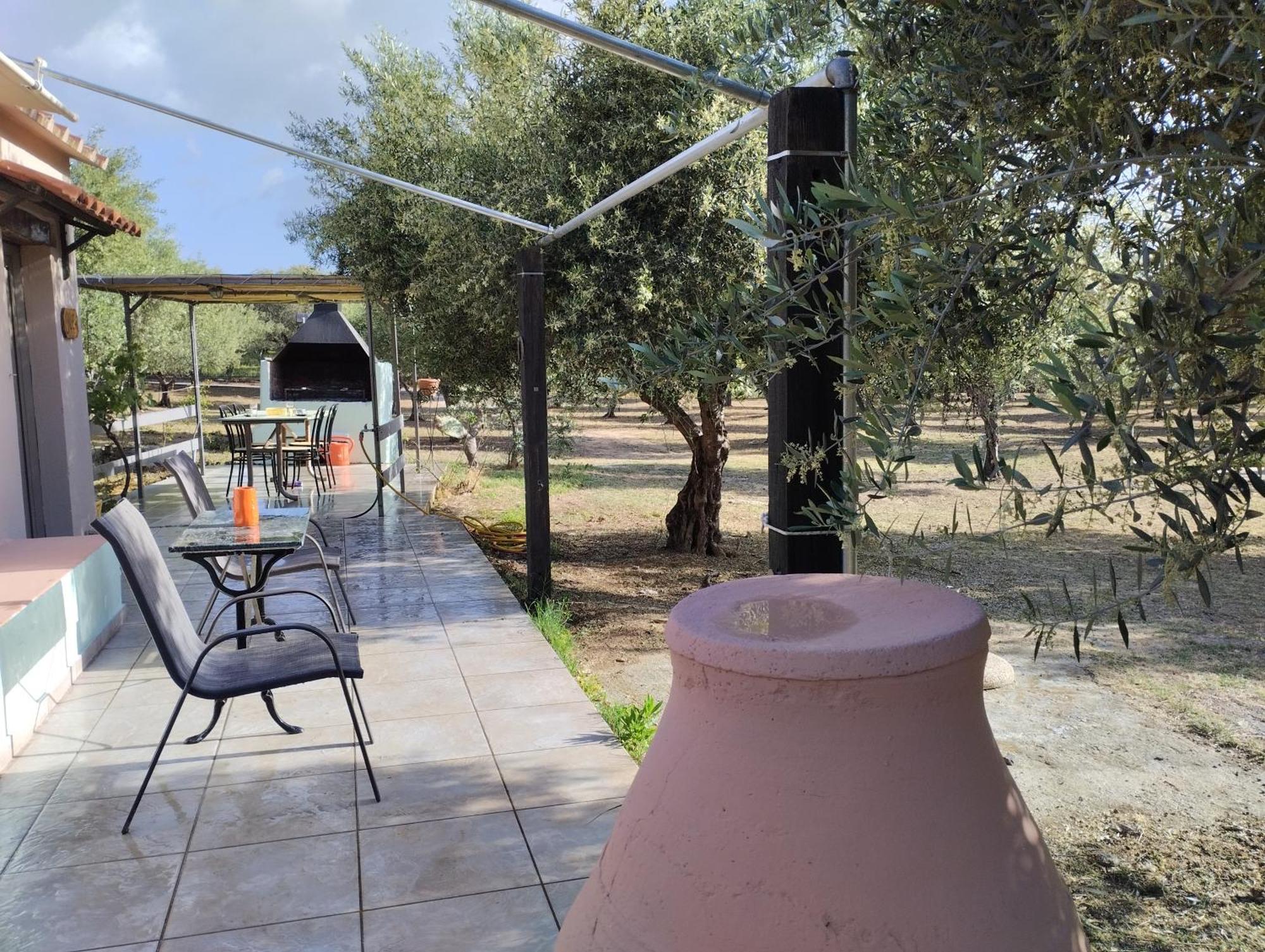 Olea Cottage Galatás Buitenkant foto