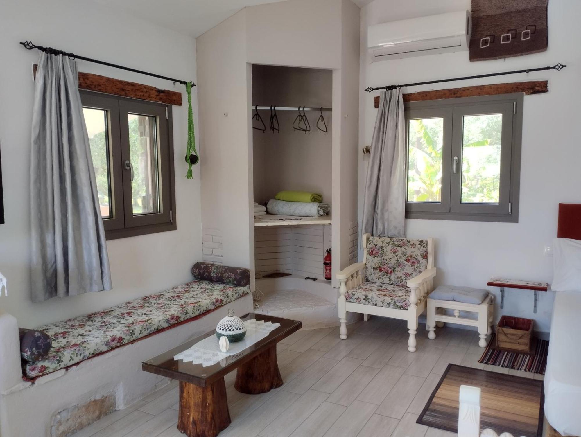 Olea Cottage Galatás Buitenkant foto